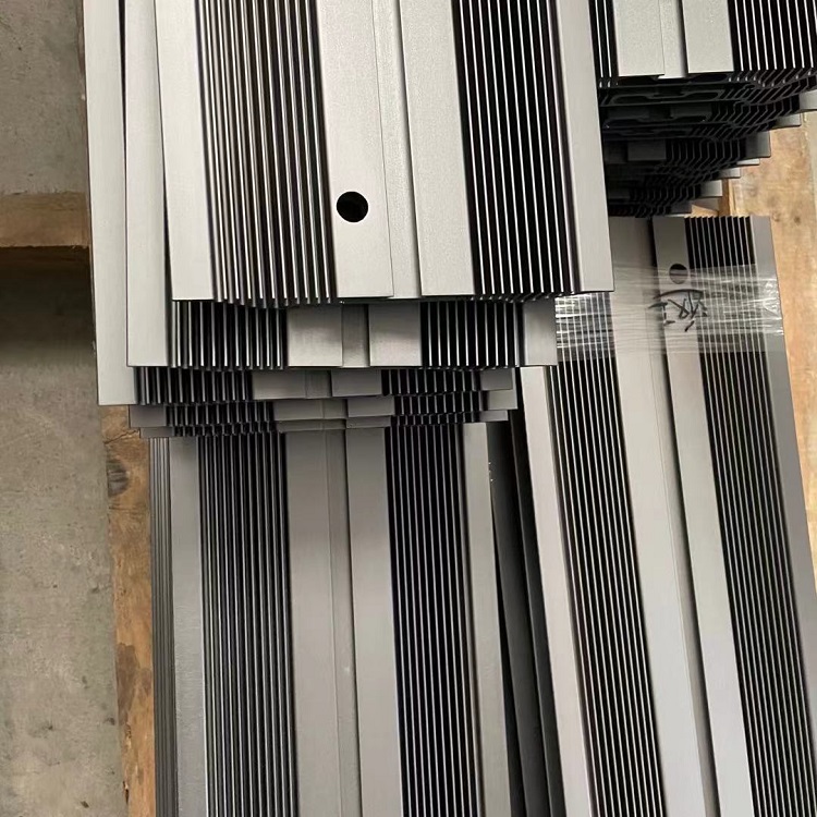 Radiador de aluminio grande Calor extruido grande Personalización de radiador de máquina grande Fabricante de procesamiento de aluminio